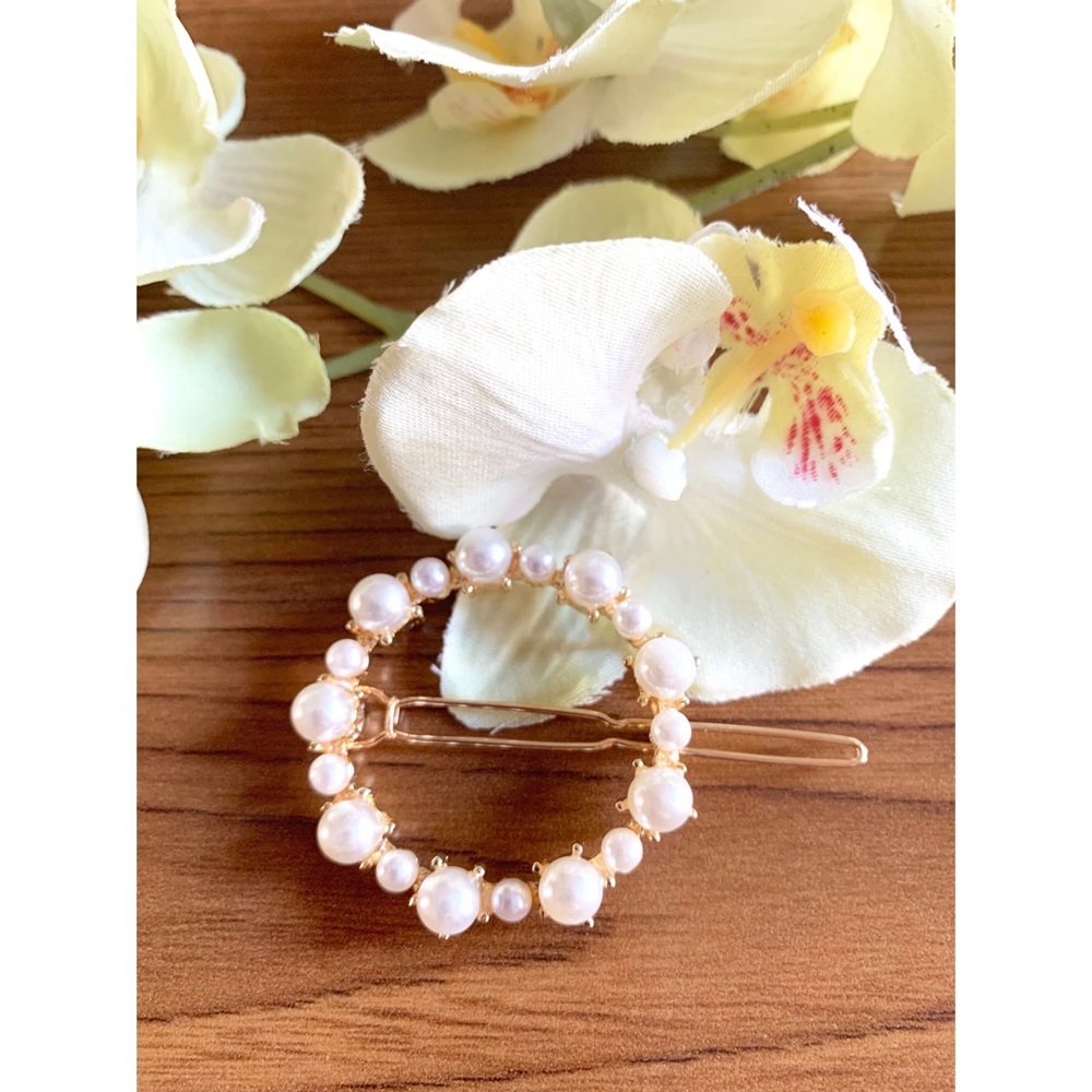 NEW! Pearl Hair Clip (Barrette)